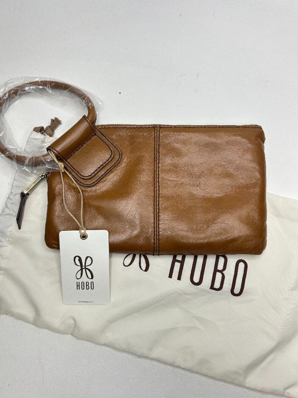 HOBO INT'L Sable Wristlet Clutch Truffle Leather MSRP $154 NWT
